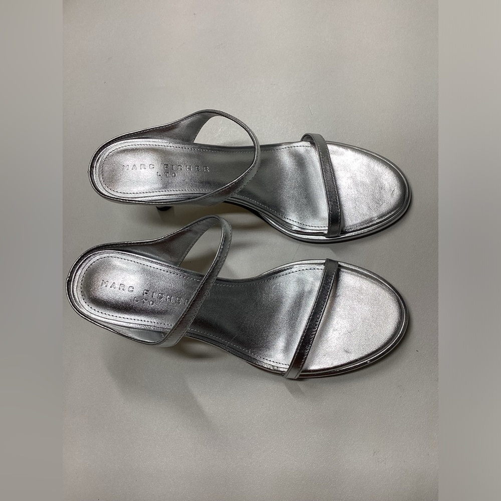 Marc Fisher Alonde ‎ Silver Leather Heeled Slide Sandal Size 8.5 - Picture 5 of 15